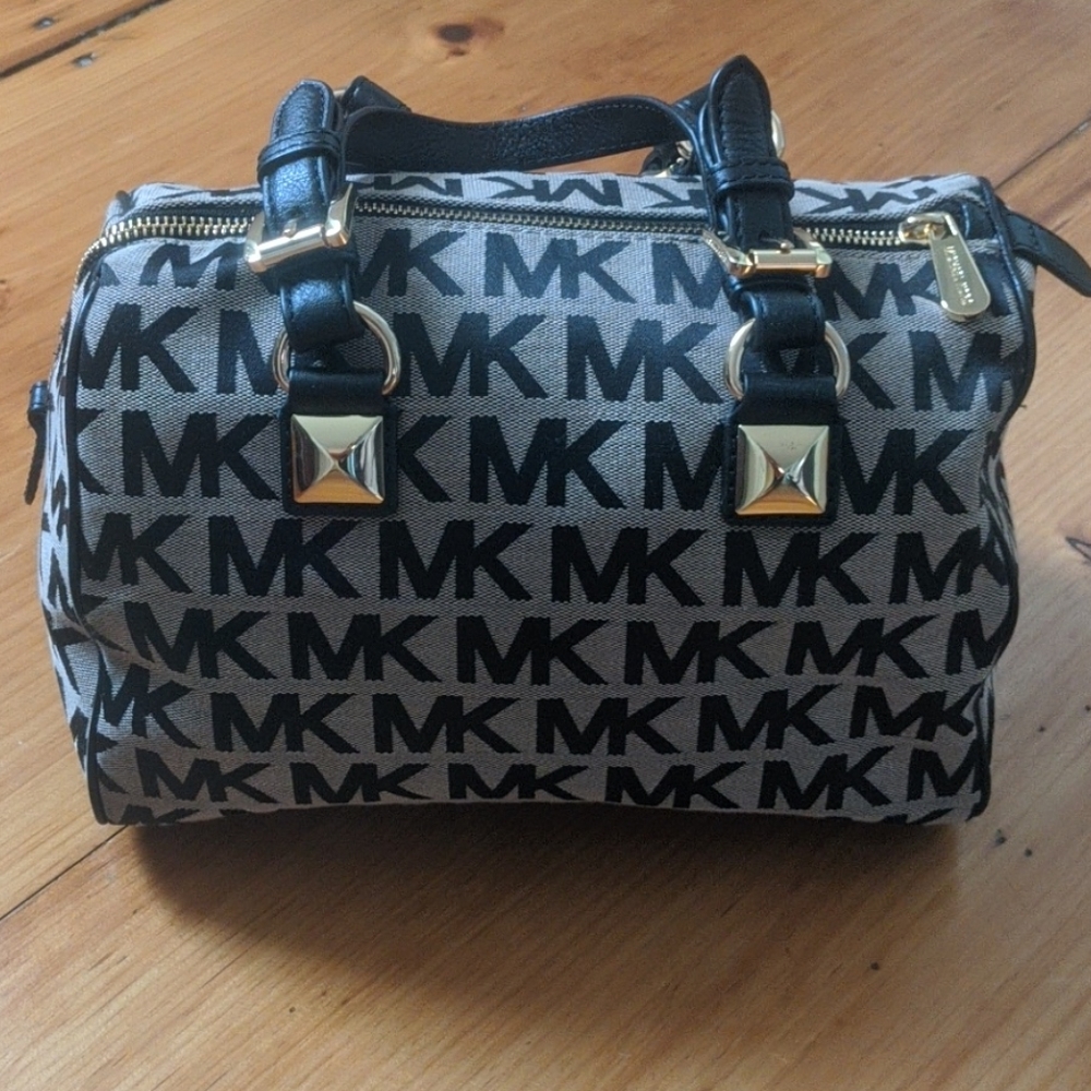 Michael kors purse